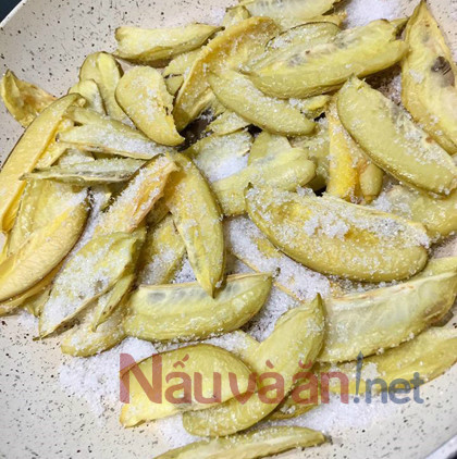 Thử làm mứt khế dẻo thơm cho ngày đầu xuân