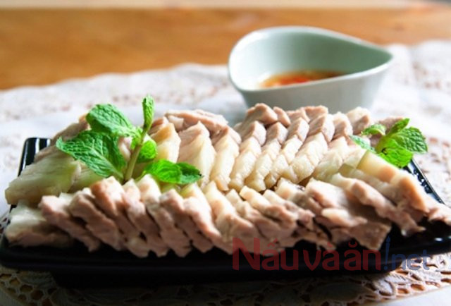 thịt ba chỉ luộc thái mỏng