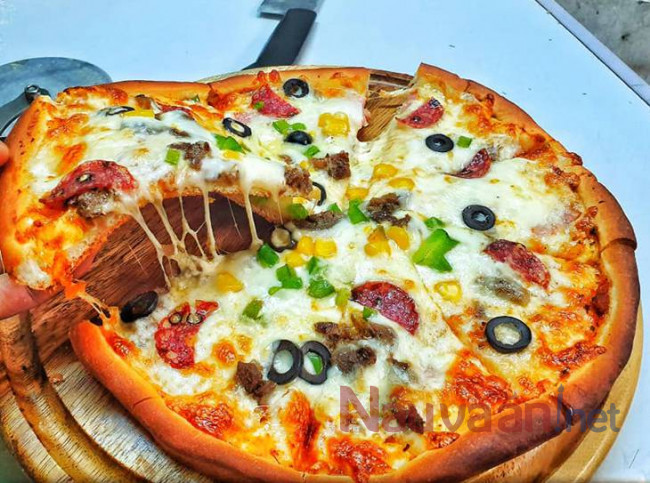 Cách làm pizza phô mai ngon tuyệt vời ai cũng khen