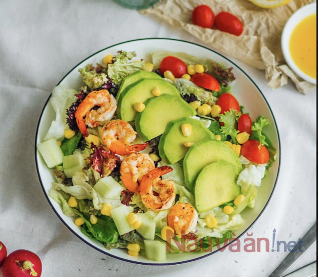 Cách làm Salad rau quả bánh mì giòn ngon, tiện lợi