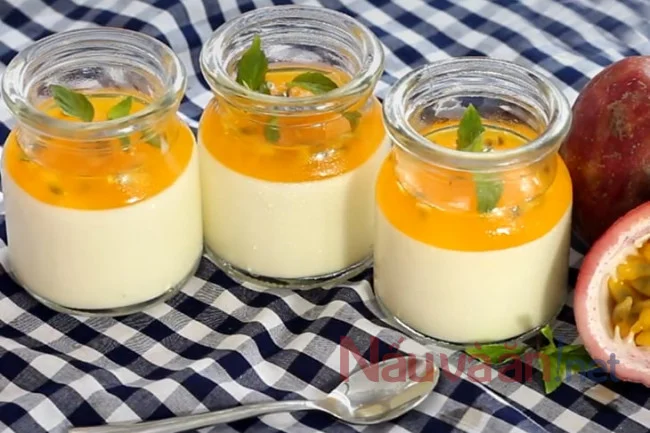 hoàn thành panna cotta chanh dây và trang trí