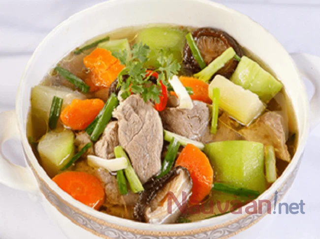 hoàn thành món canh vịt bí xanh