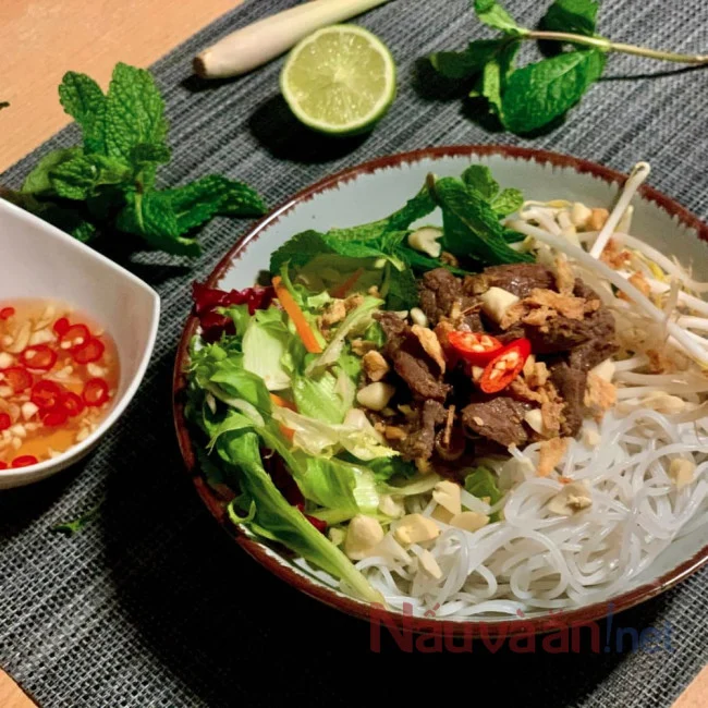 bún xào nam bộ