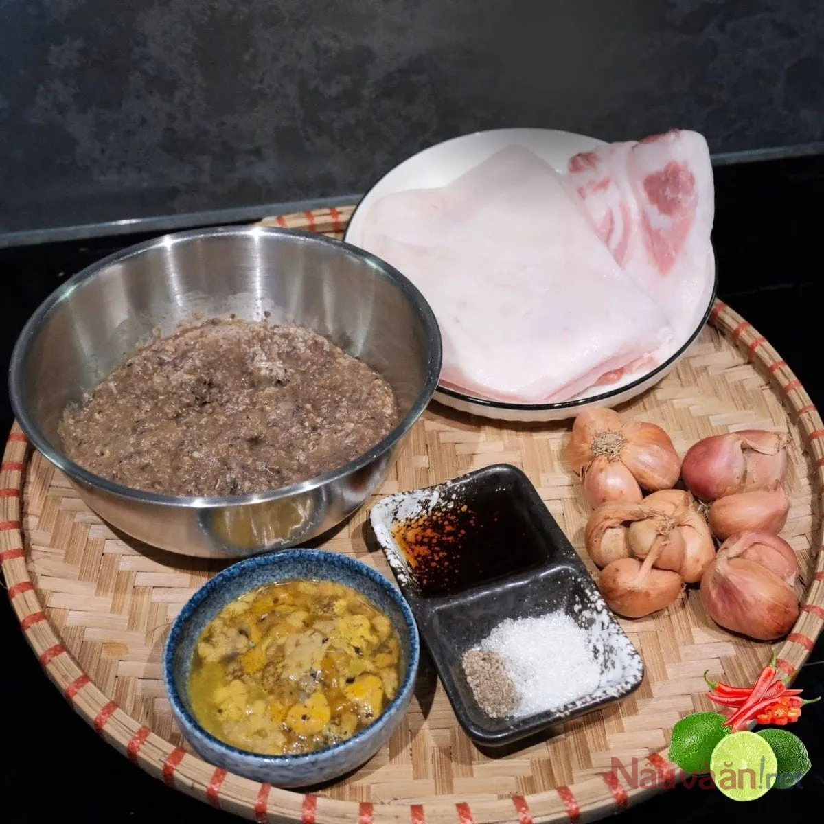 nguyen lieu cho mon bun cham ngach cua